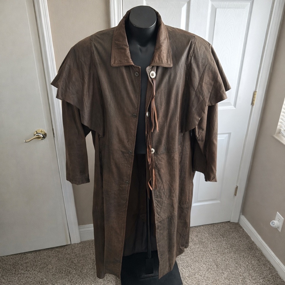 Vintage Brown Leather Coat – Statement Cape Shoulder